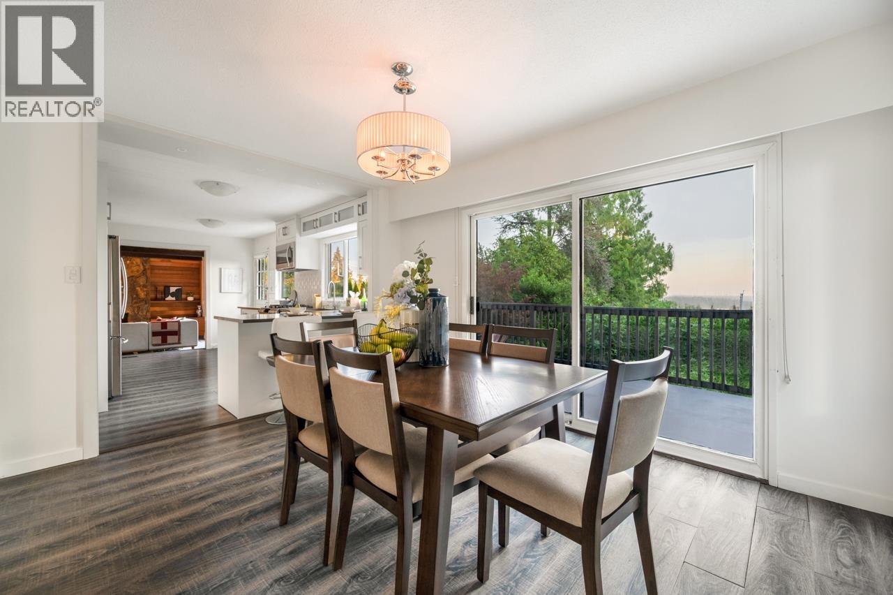 Photo 10 of 1550 Palmerston Avenue, West Vancouver BC