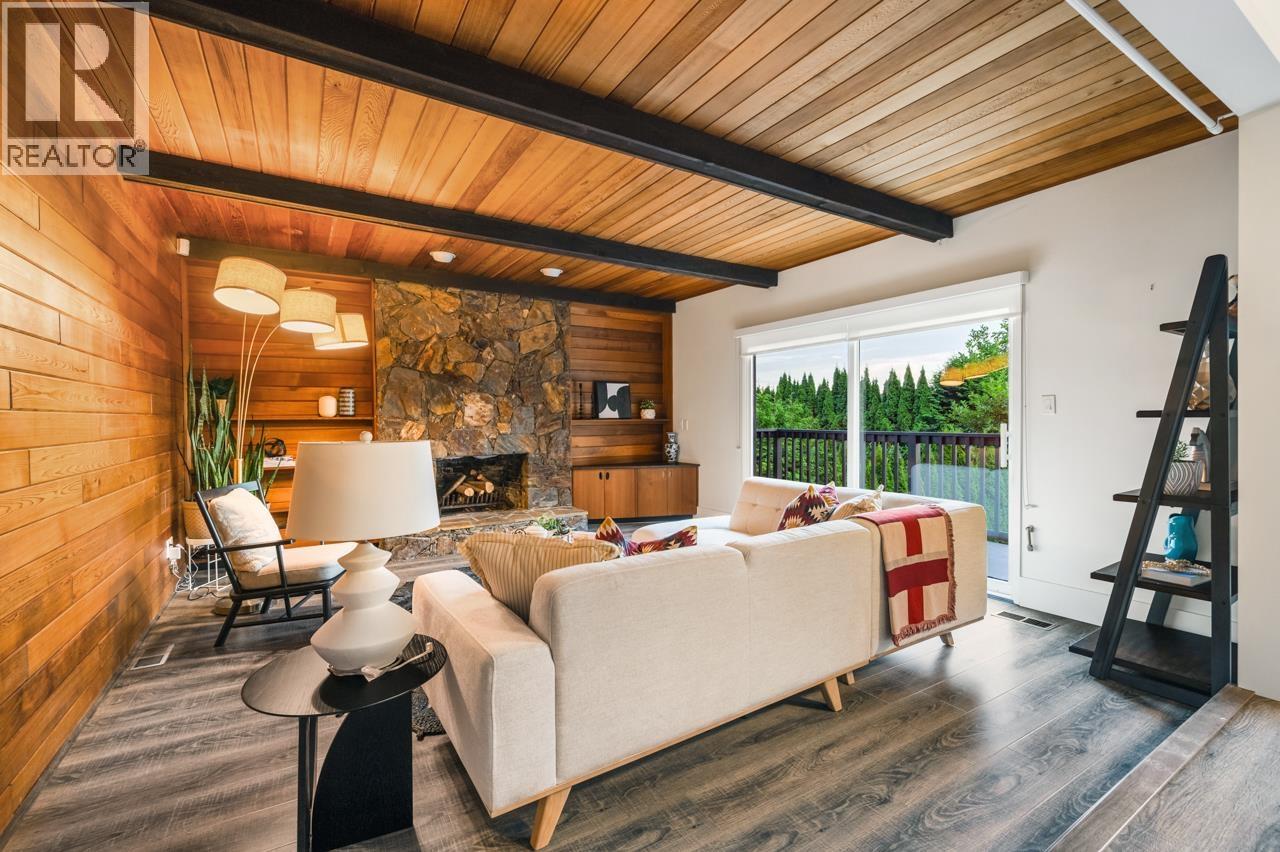 Photo 14 of 1550 Palmerston Avenue, West Vancouver BC