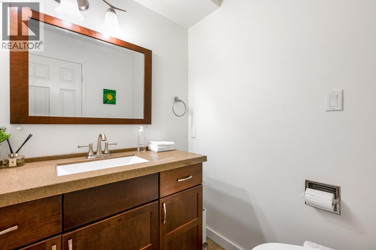 Photo 16 of 1550 Palmerston Avenue, West Vancouver BC