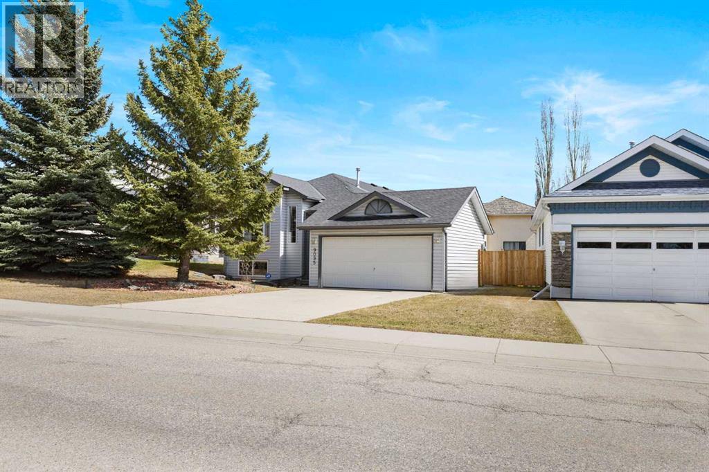 Photo 4 of 9095 Scurfield Drive Nw, Calgary AB