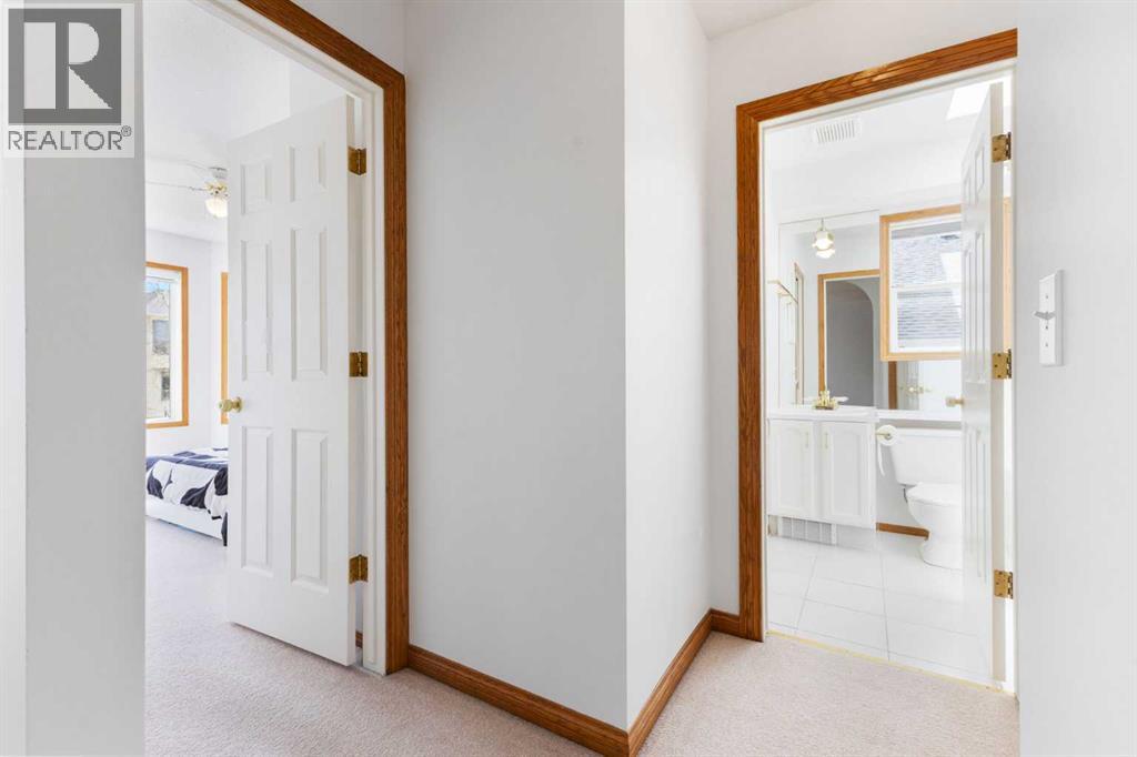 Photo 18 of 9095 Scurfield Drive Nw, Calgary AB