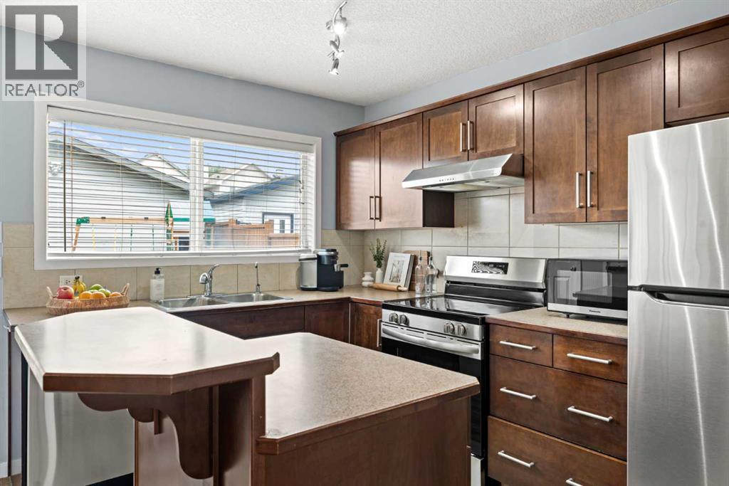 Photo 13 of 186 Cranberry Close Se, Calgary AB