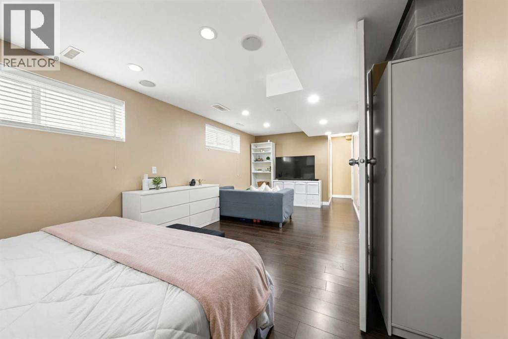 Photo 23 of 186 Cranberry Close Se, Calgary AB
