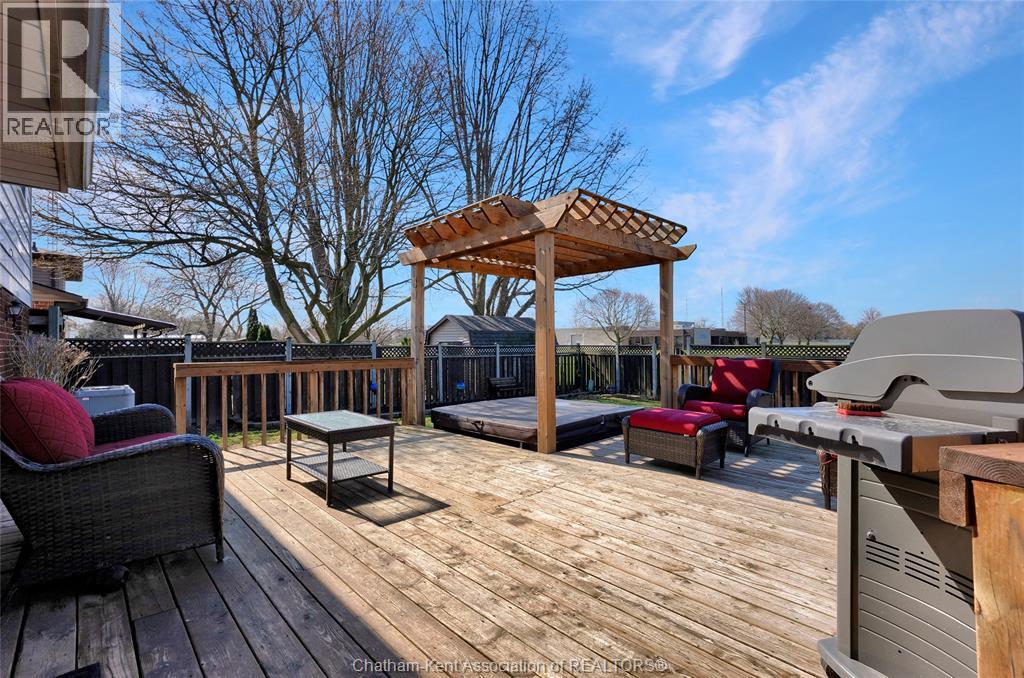 Photo 41 of 12 Donalda Drive, Chatham ON