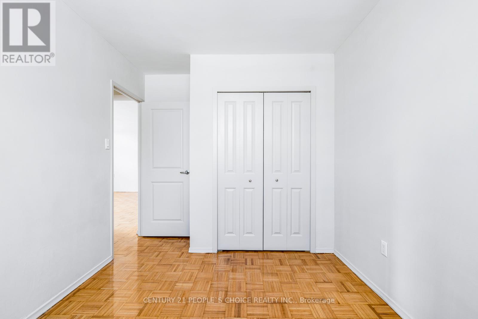 Photo 12 of 307 1219 Dundas Street W, Mississauga ON