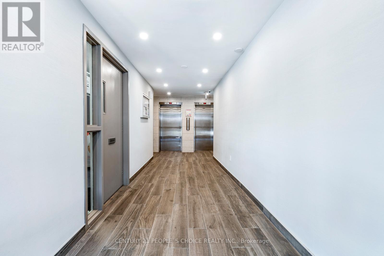 Photo 3 of 307 1219 Dundas Street W, Mississauga ON