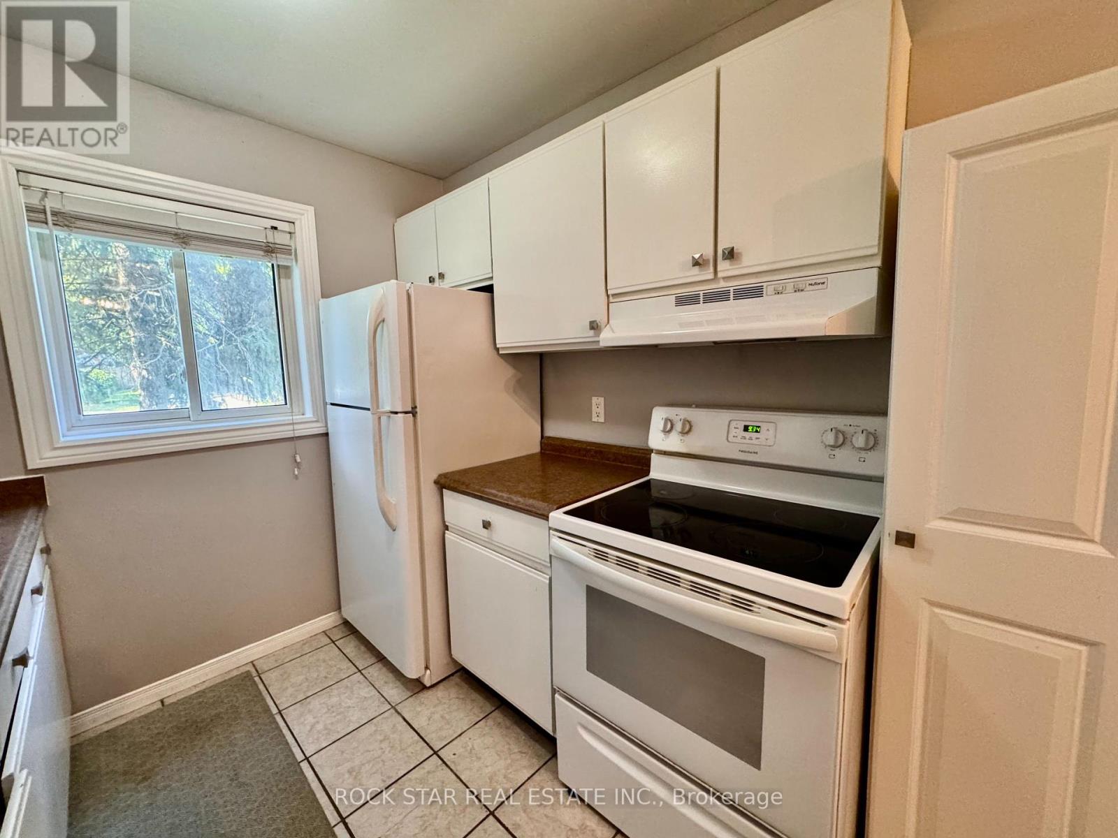 Photo 12 of 1 2 Cedar Drive, Orangeville ON