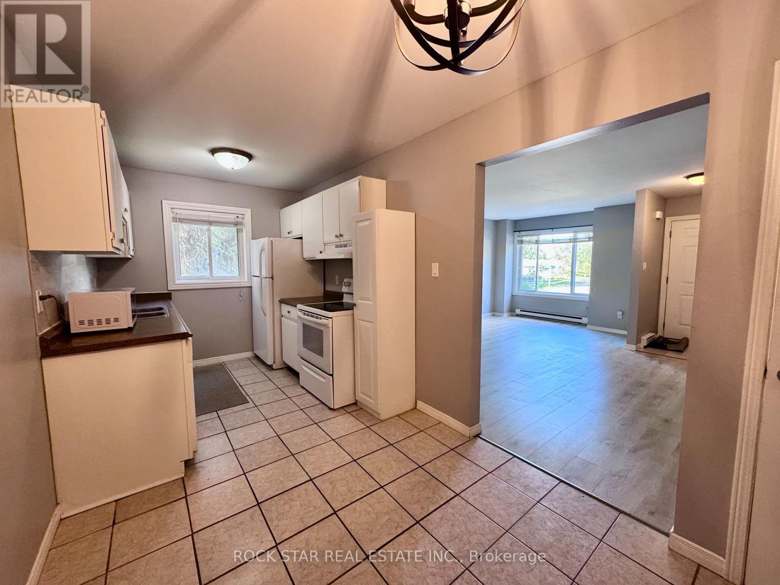 Photo 8 of 1 2 Cedar Drive, Orangeville ON