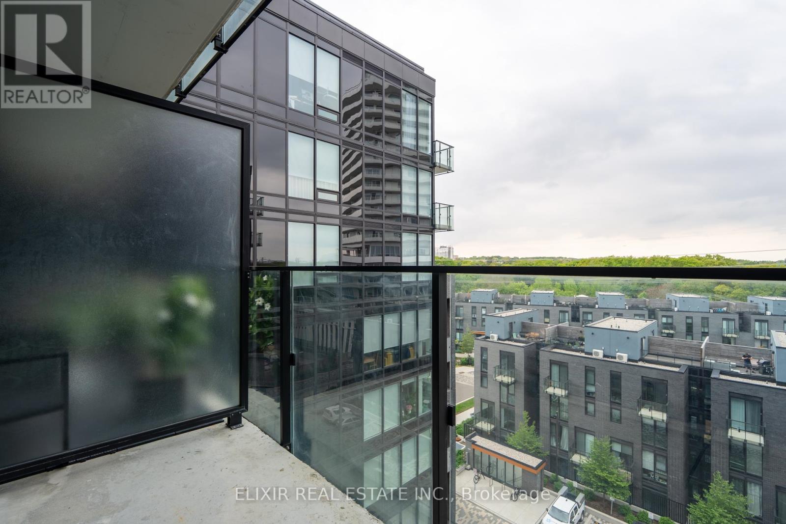 Photo 14 of 615 4208 Dundas Street W, Toronto ON