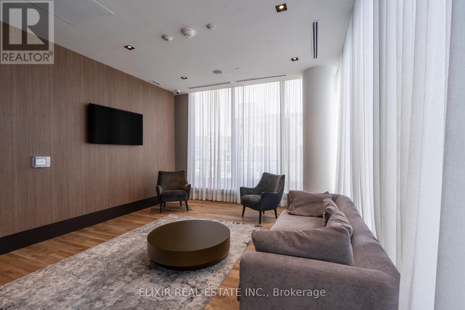 Photo 16 of 615 4208 Dundas Street W, Toronto ON