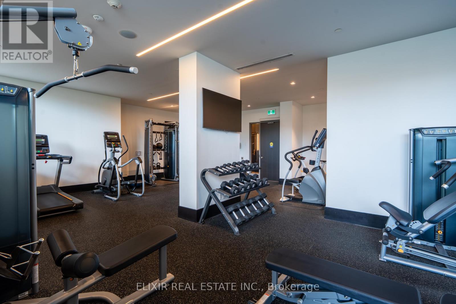 Photo 17 of 615 4208 Dundas Street W, Toronto ON