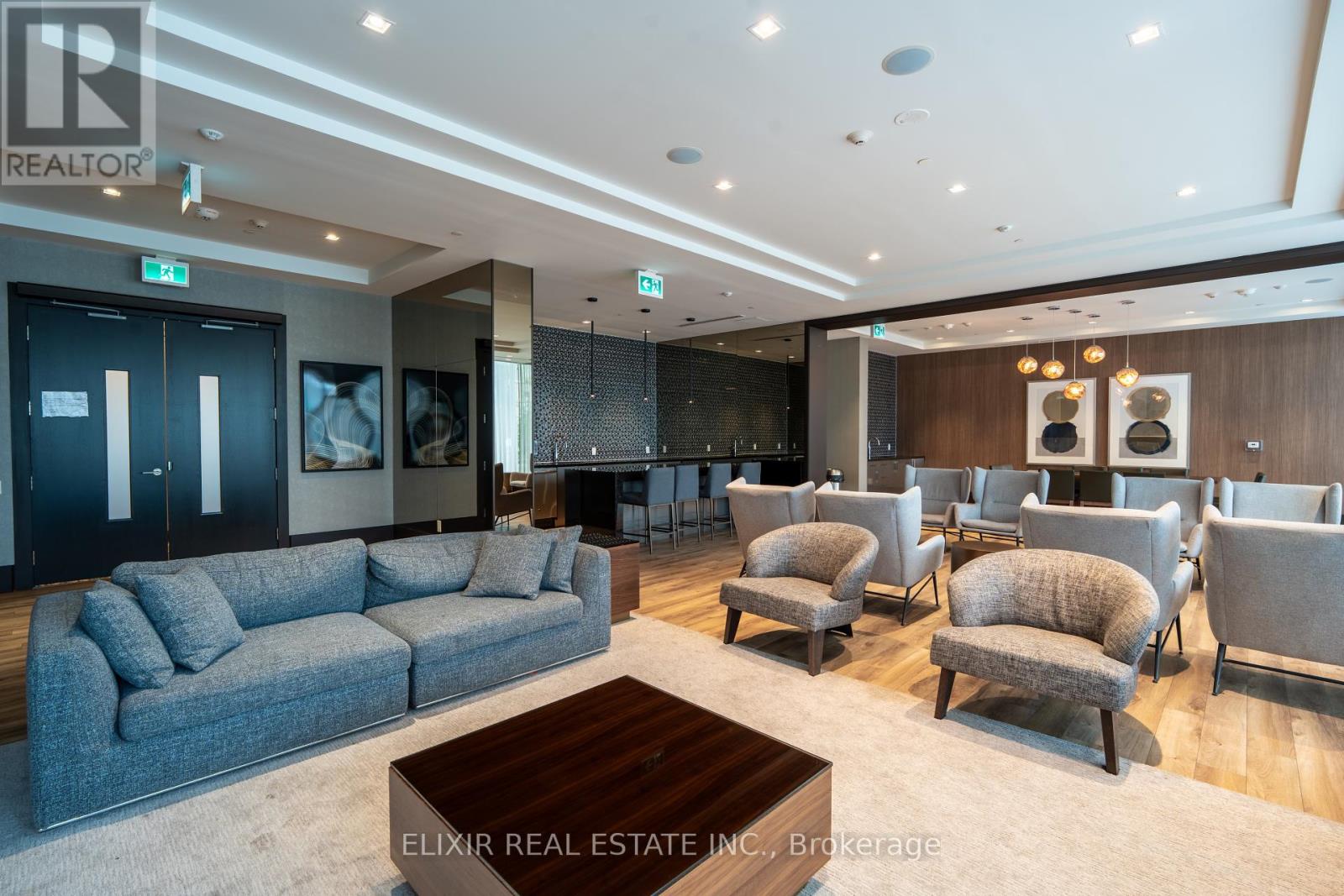 Photo 18 of 615 4208 Dundas Street W, Toronto ON