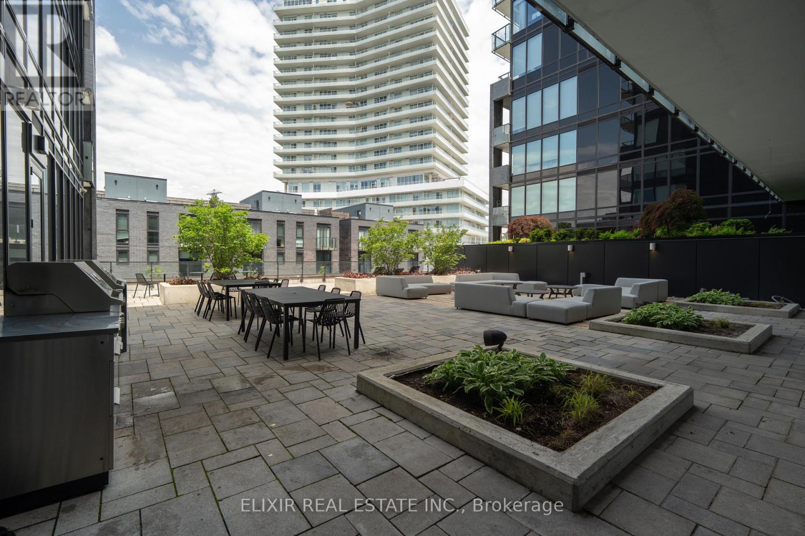 Photo 21 of 615 4208 Dundas Street W, Toronto ON