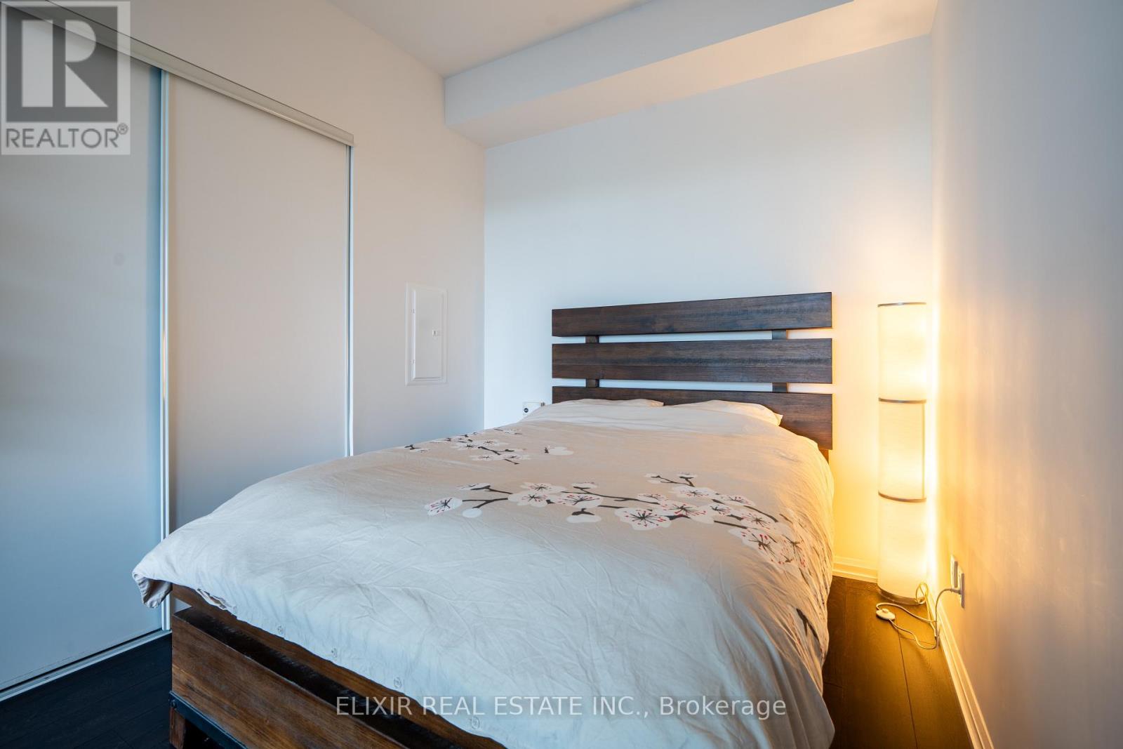 Photo 6 of 615 4208 Dundas Street W, Toronto ON