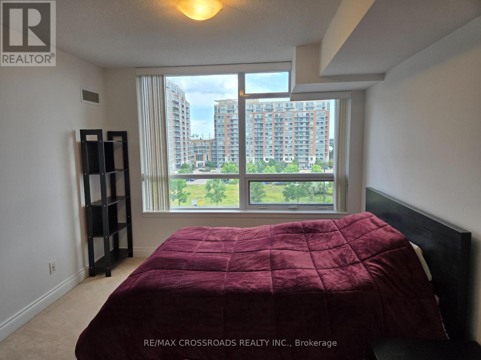 Photo 13 of 659 23 Cox Boulevard, Markham ON