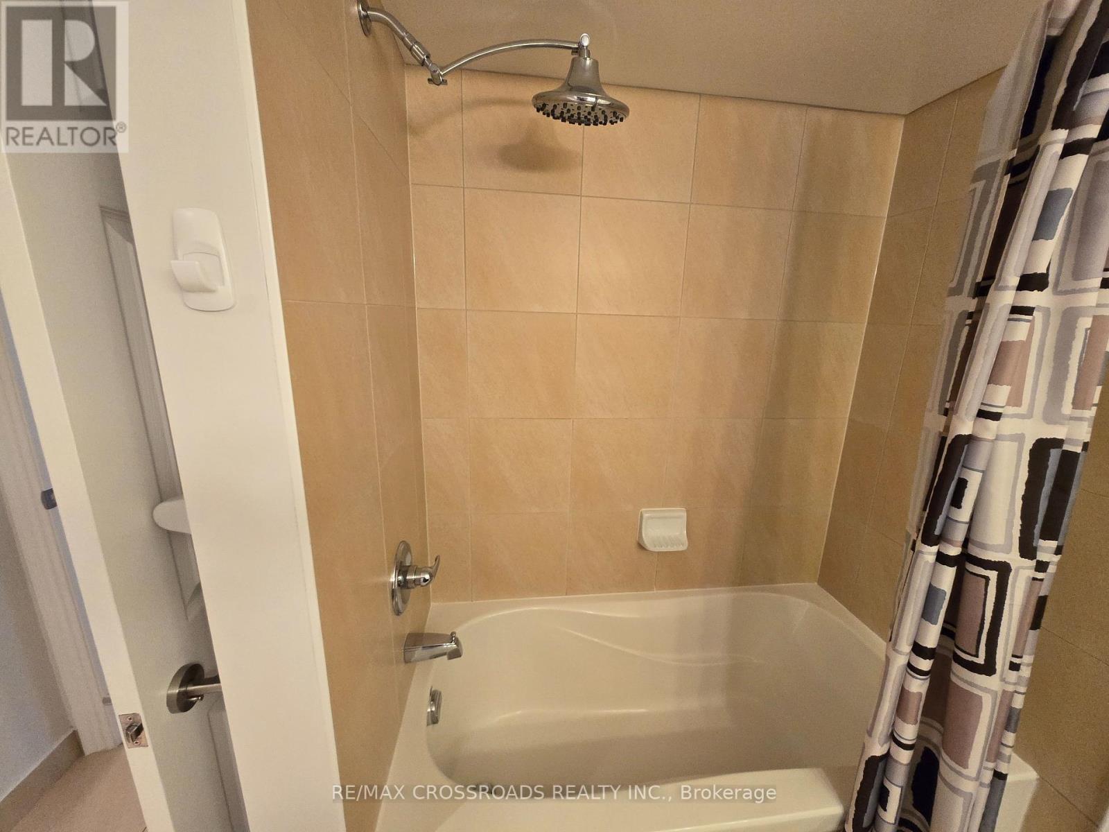 Photo 14 of 659 23 Cox Boulevard, Markham ON