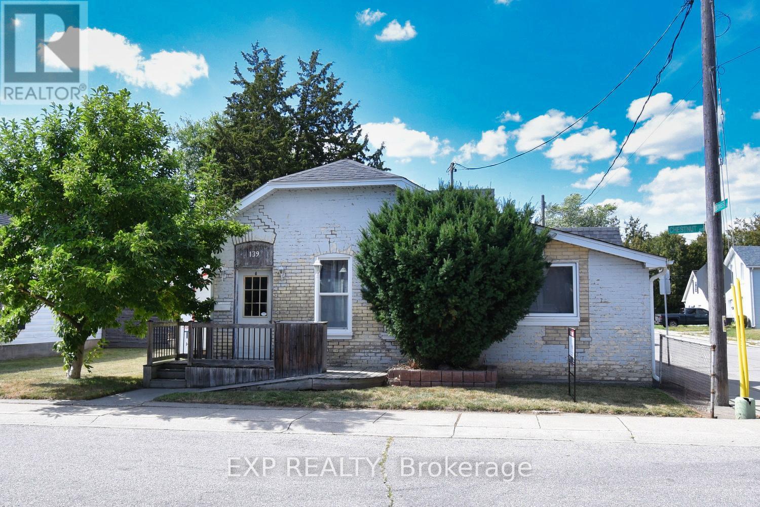 Photo 1 of 139 Chestnut Avenue, Brantford ON