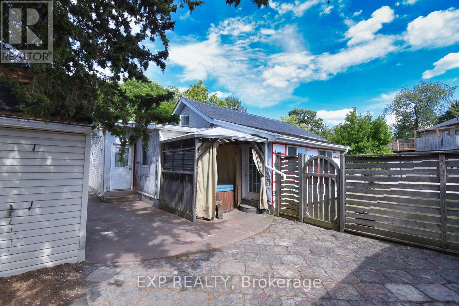 Photo 19 of 139 Chestnut Avenue, Brantford ON