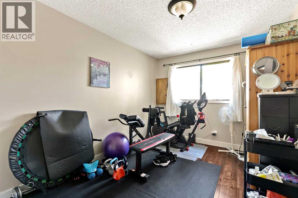 Photo 17 of 2630 25 A Street Sw, Calgary AB