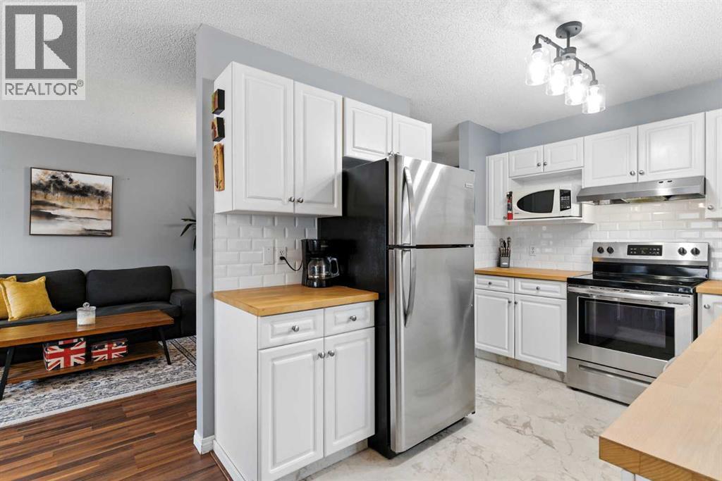 Photo 13 of 2 2207 28 Street Sw, Calgary AB