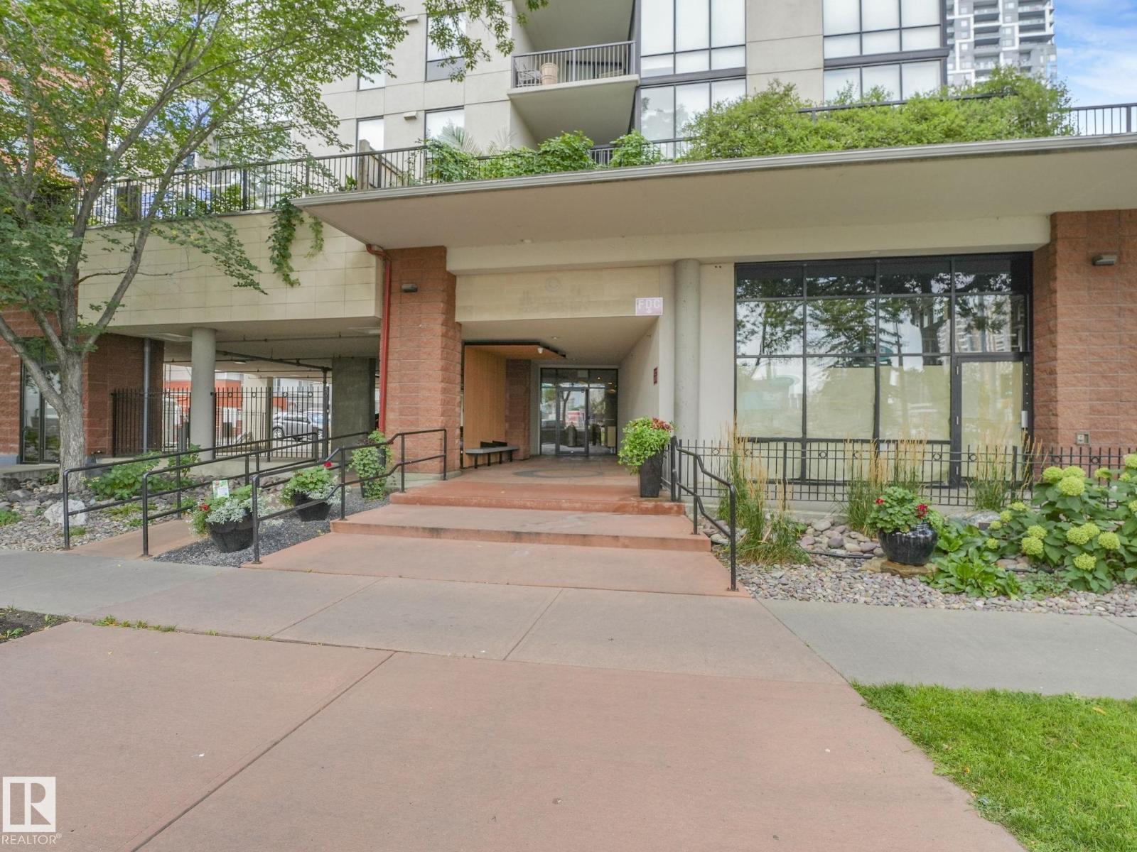 Photo 3 of 301 10028 119 St Nw, Edmonton AB
