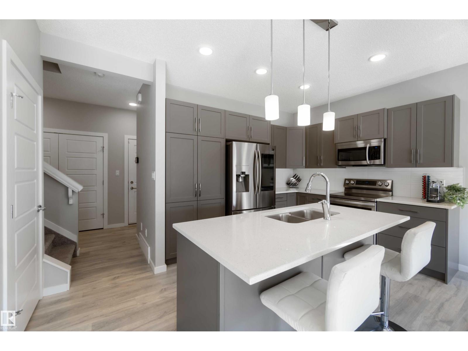 Photo 12 of 15847 22 Av Sw, Edmonton AB