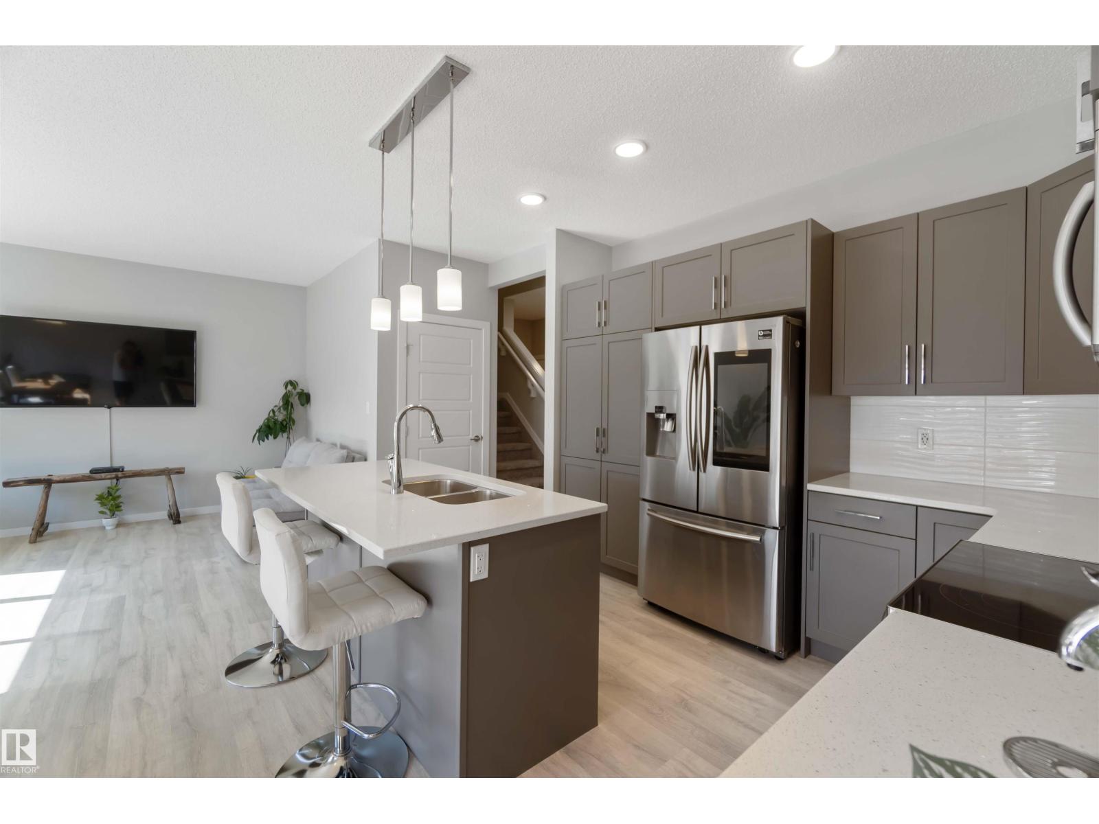 Photo 13 of 15847 22 Av Sw, Edmonton AB