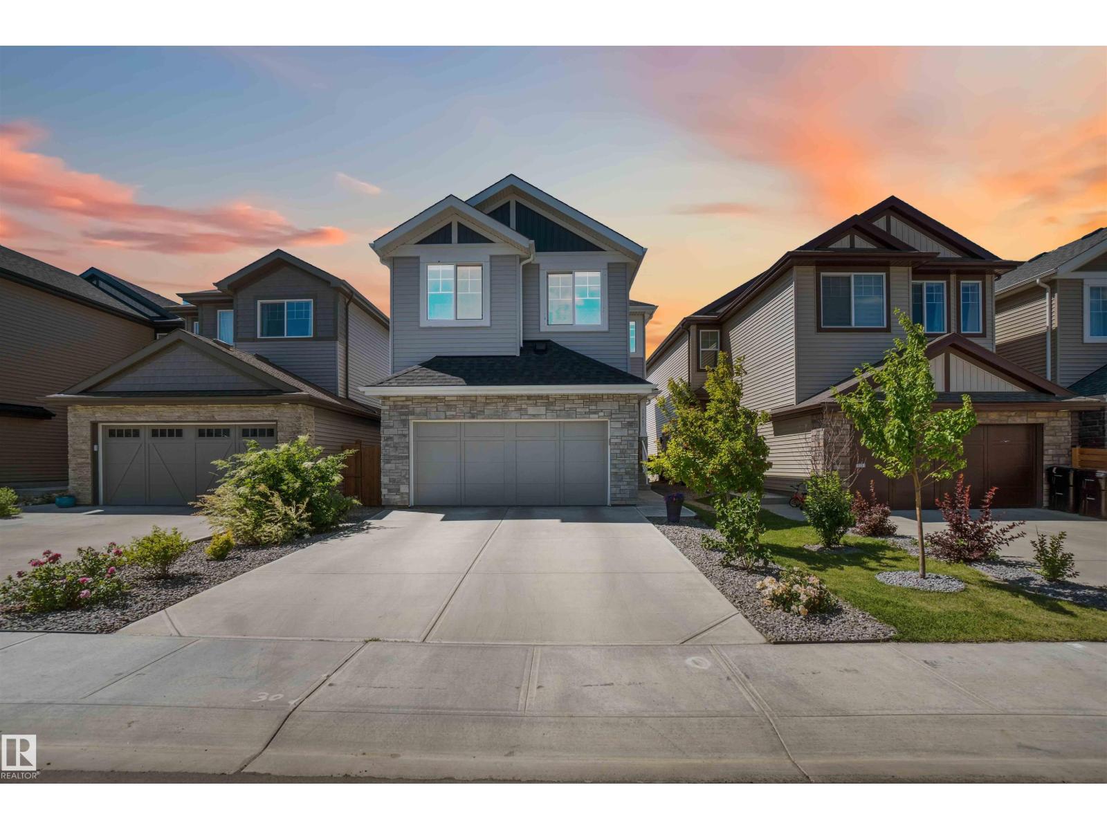 Photo 4 of 15847 22 Av Sw, Edmonton AB