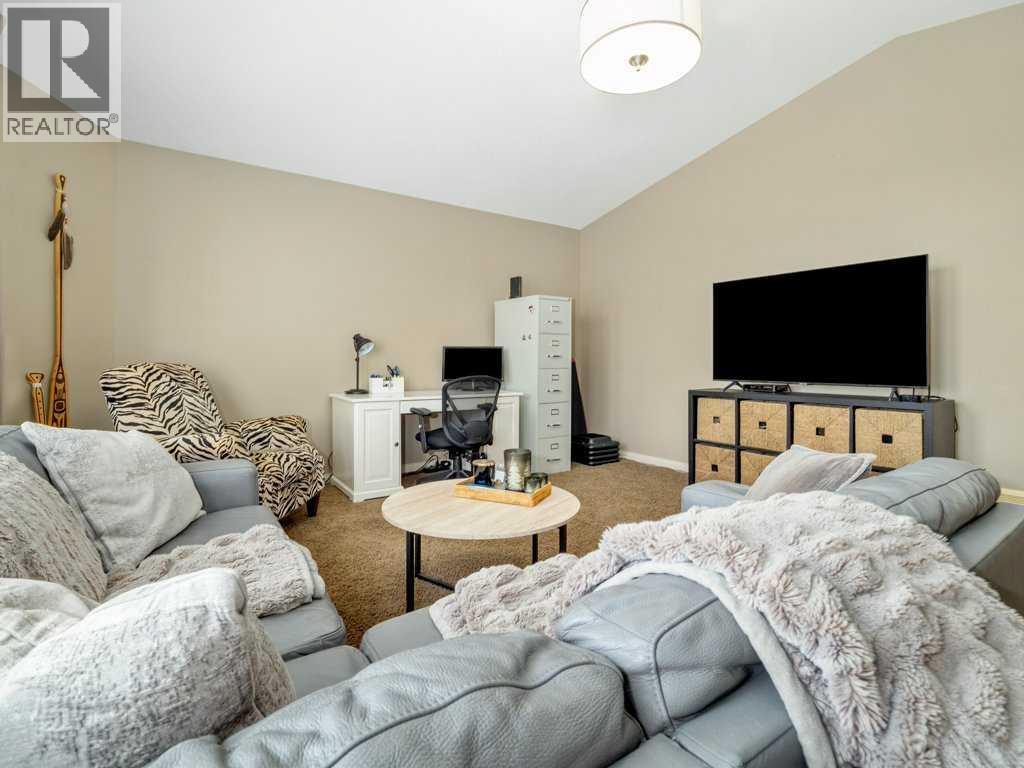 Photo 34 of 104 Firelight Way W, Lethbridge AB