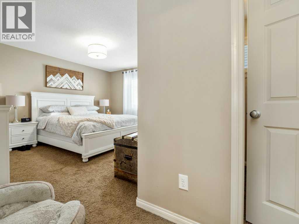 Photo 21 of 104 Firelight Way W, Lethbridge AB
