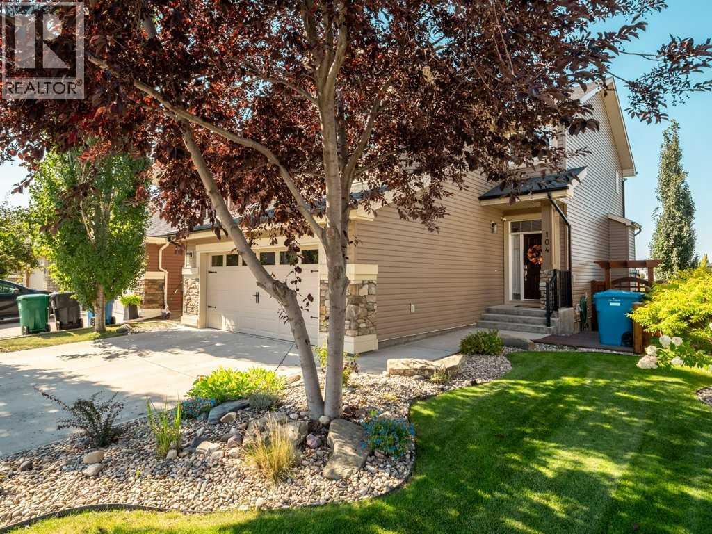 Photo 2 of 104 Firelight Way W, Lethbridge AB