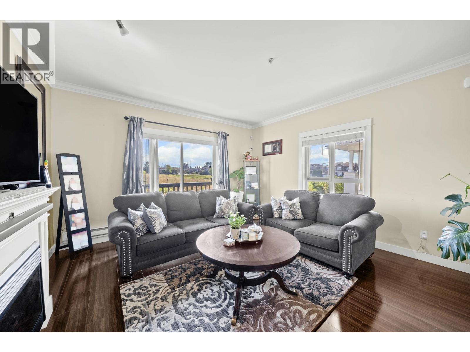 Photo 3 of 30 1130 Ewen Avenue, New Westminster BC