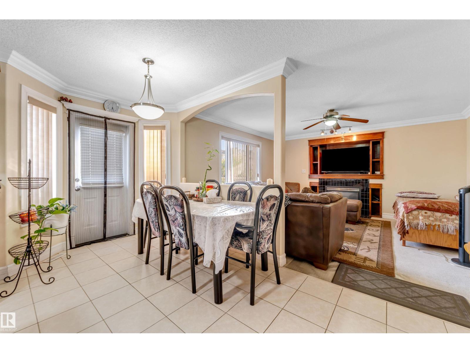 Photo 17 of 3015 24 Av Nw, Edmonton AB