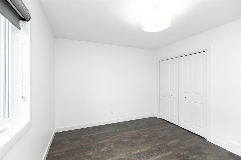 Photo 16 of 6 Oriole Avenue, Steinbach MB