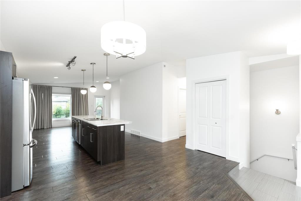 Photo 10 of 6 Oriole Avenue, Steinbach MB