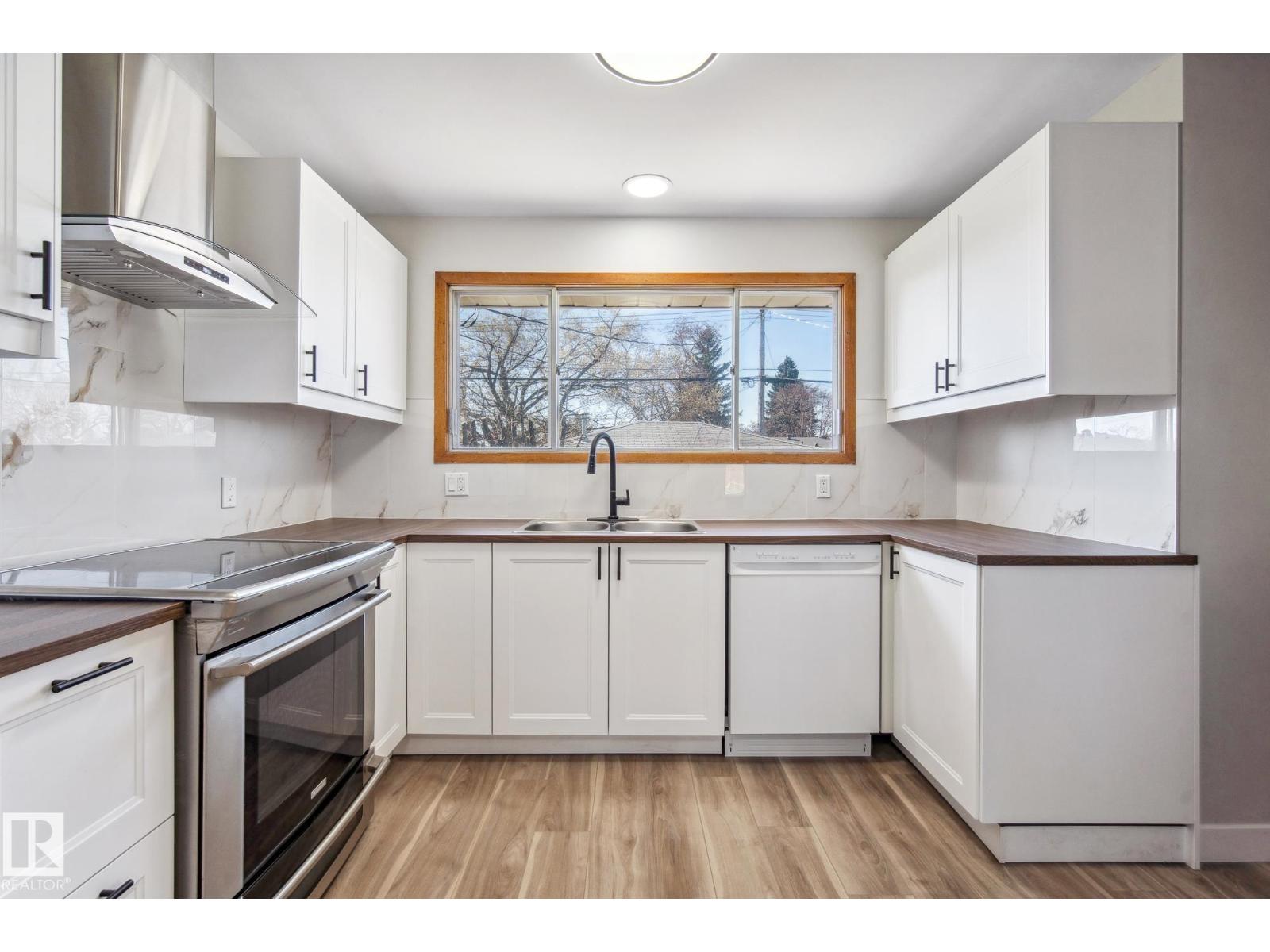 Photo 10 of 6007 95 Av Nw, Edmonton AB