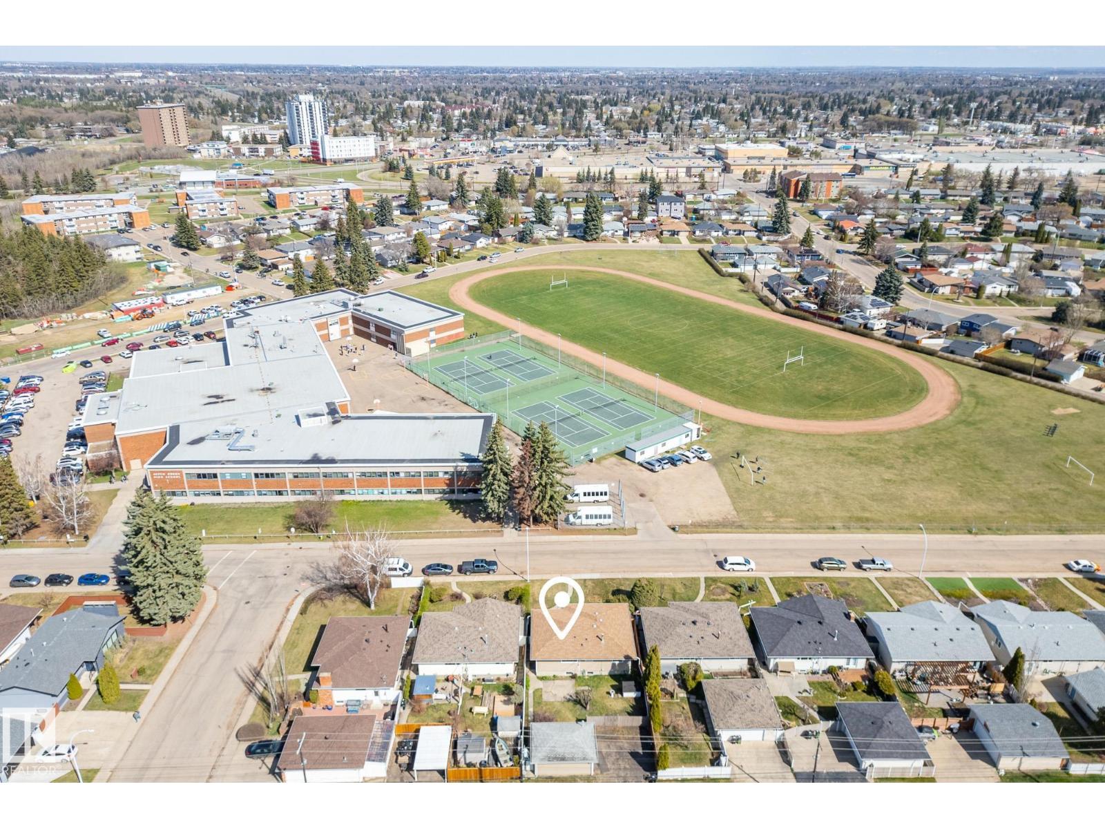 Photo 2 of 6007 95 Av Nw, Edmonton AB