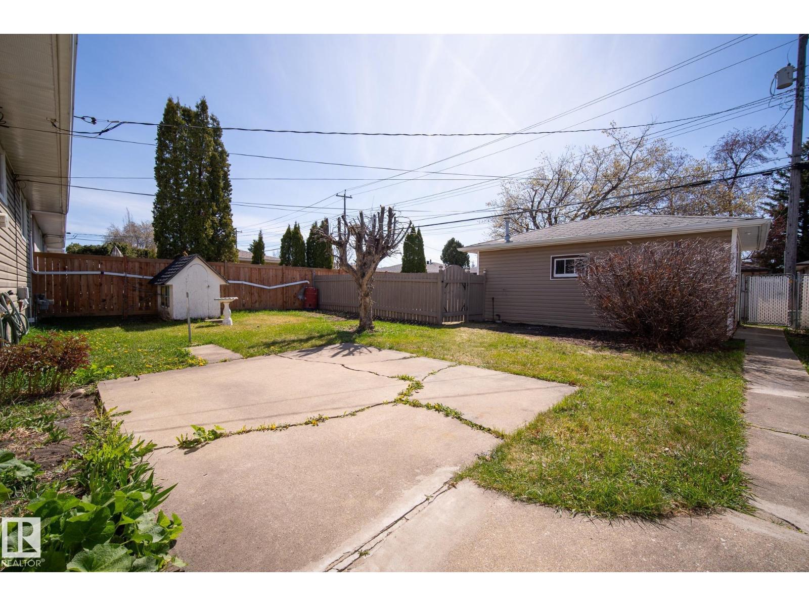 Photo 35 of 6007 95 Av Nw, Edmonton AB
