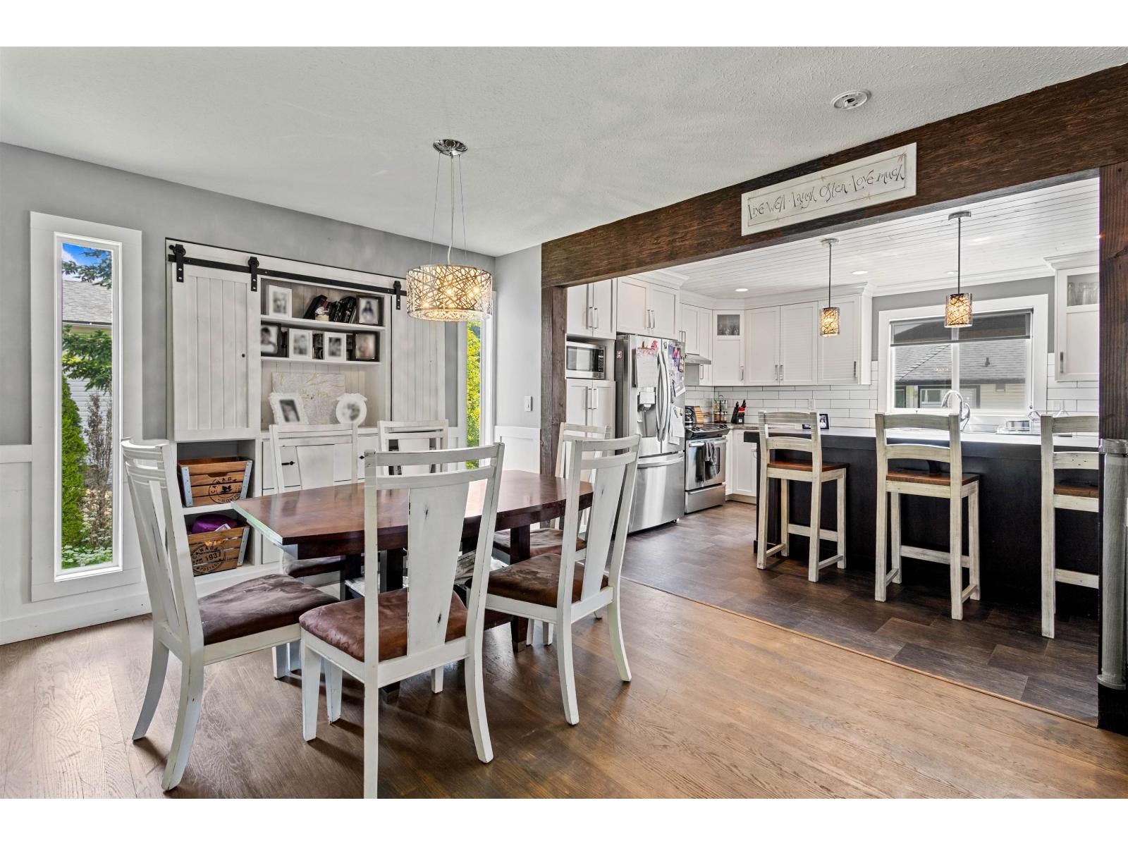 Photo 5 of 2300 Mountain Drive, Abbotsford BC