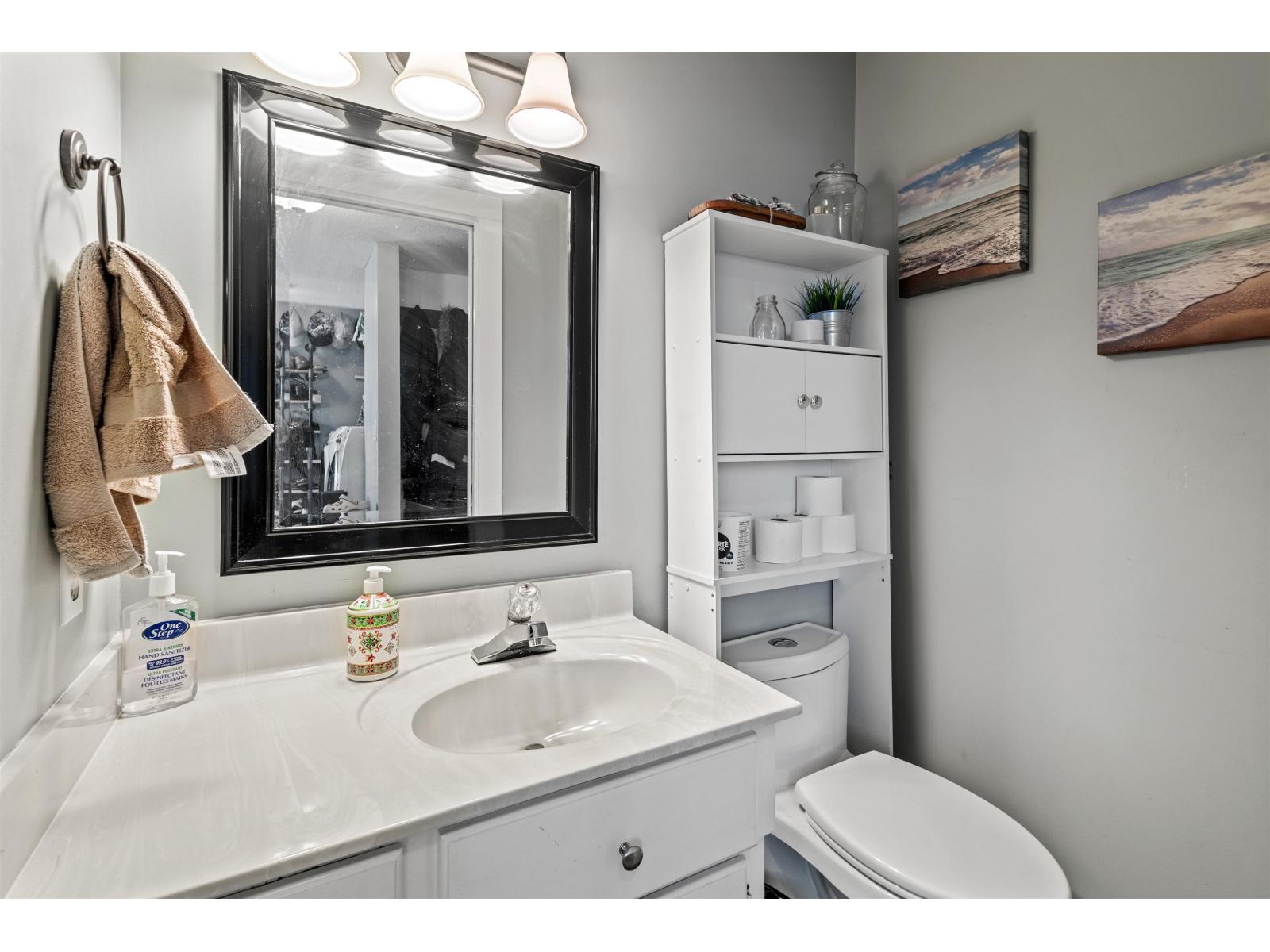 Photo 12 of 2300 Mountain Drive, Abbotsford BC