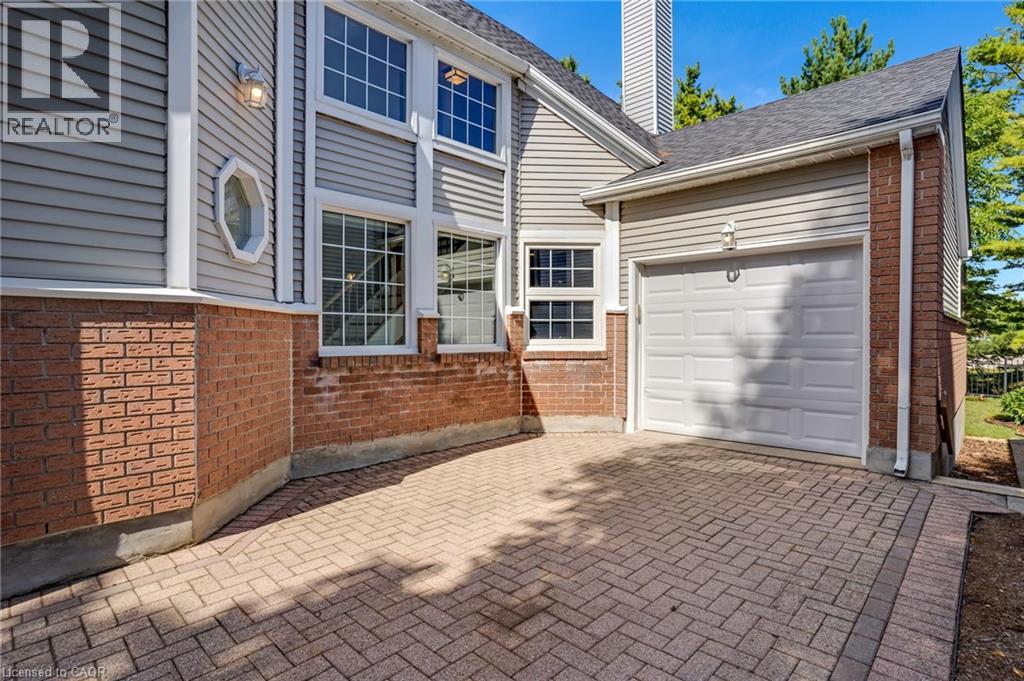 Photo 3 of 41 Quinte Crescent, Kitchener ON