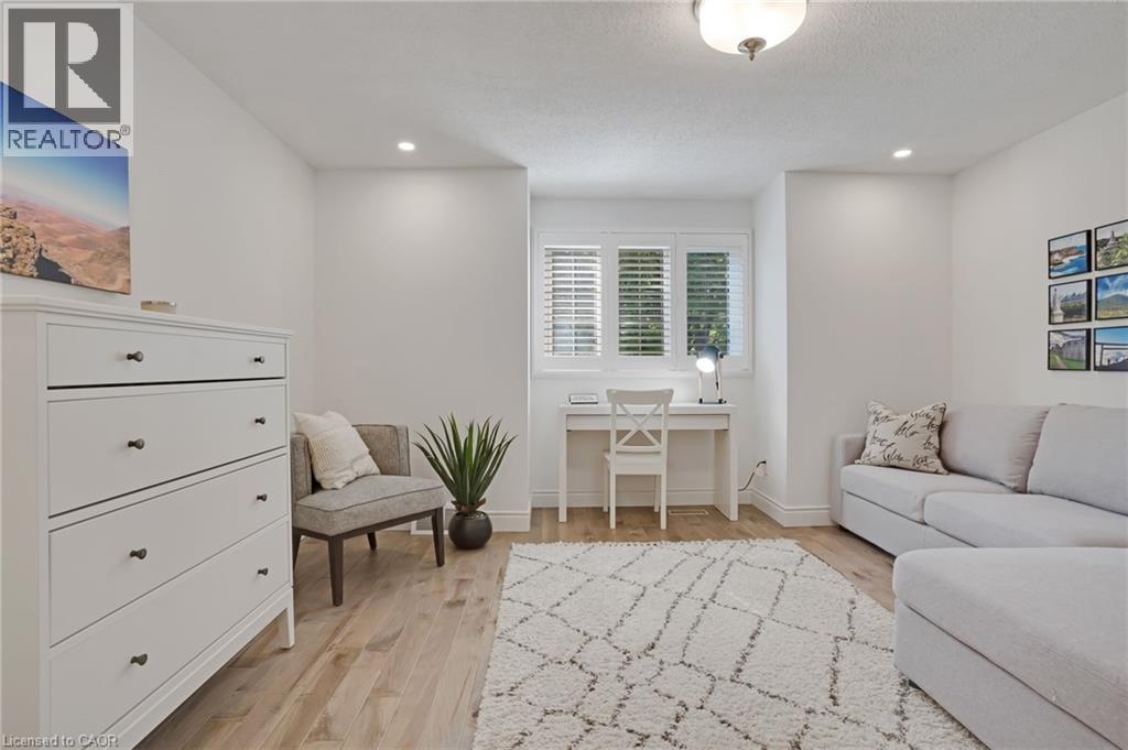 Photo 32 of 41 Quinte Crescent, Kitchener ON