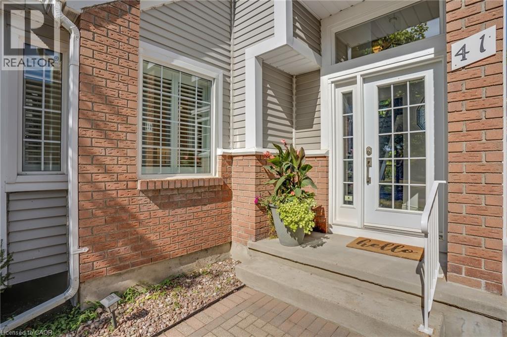 Photo 4 of 41 Quinte Crescent, Kitchener ON