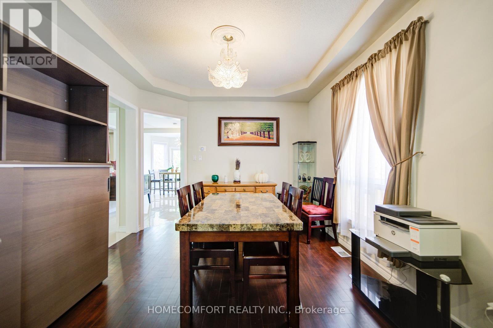 Photo 10 of 68 Redstone Road, Richmond Hill ON