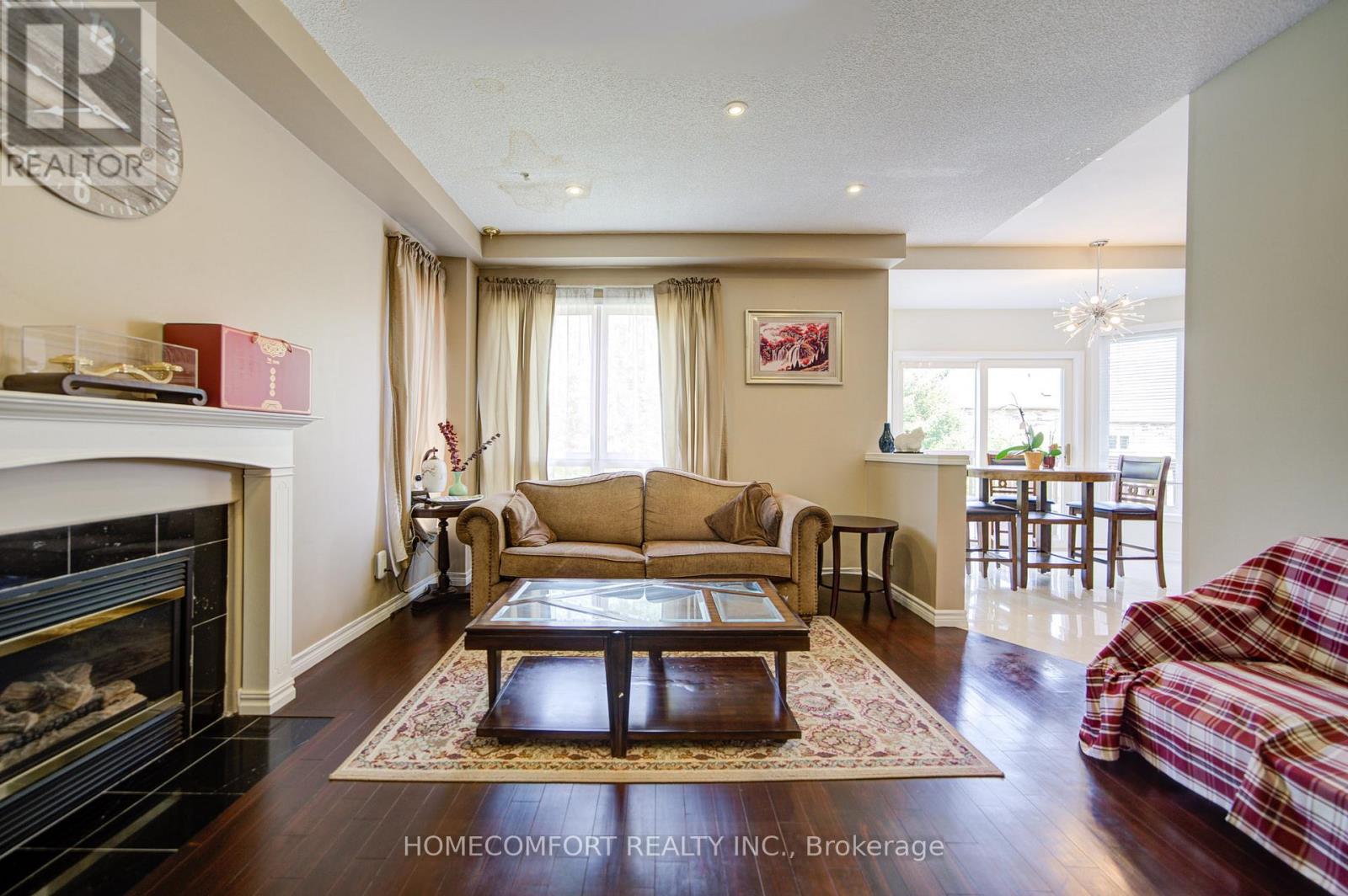 Photo 15 of 68 Redstone Road, Richmond Hill ON