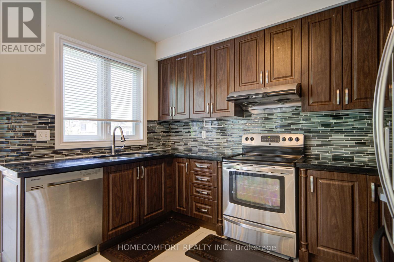Photo 20 of 68 Redstone Road, Richmond Hill ON