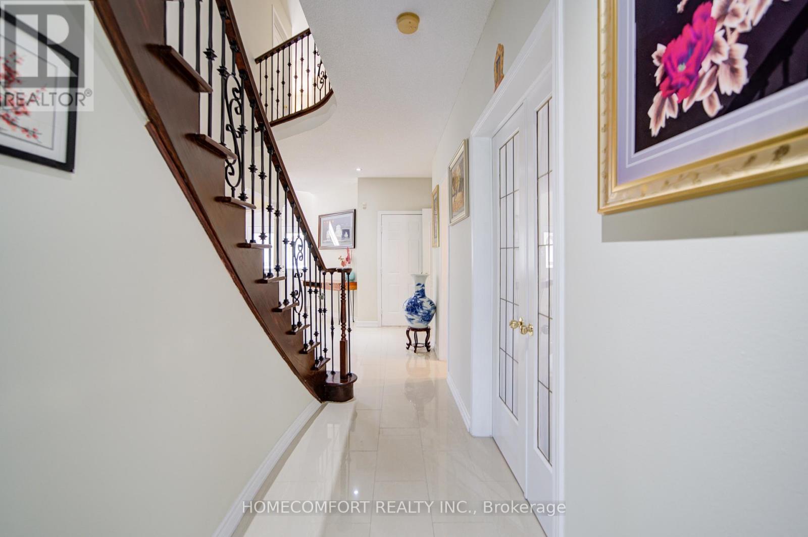 Photo 23 of 68 Redstone Road, Richmond Hill ON