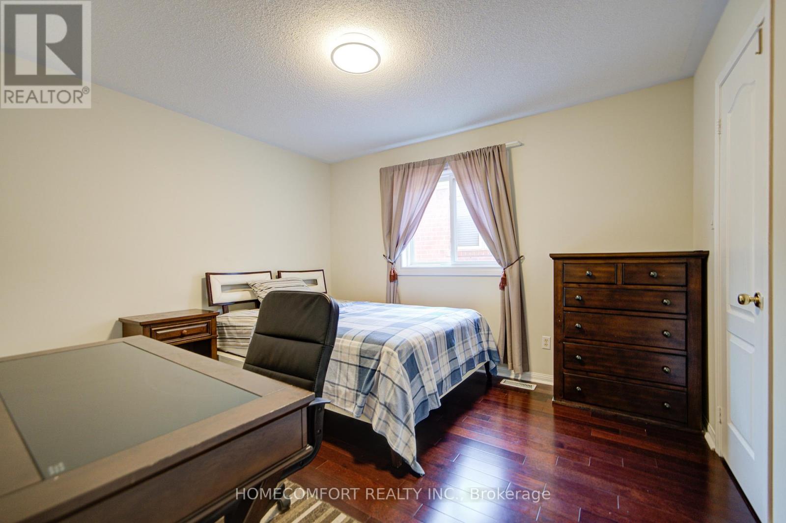 Photo 28 of 68 Redstone Road, Richmond Hill ON