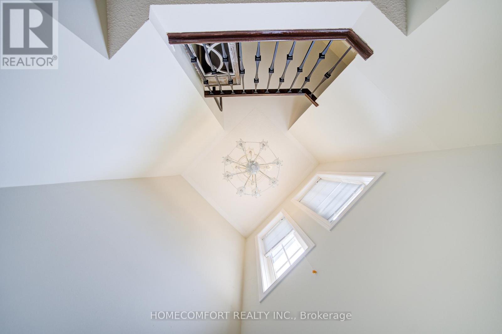 Photo 3 of 68 Redstone Road, Richmond Hill ON