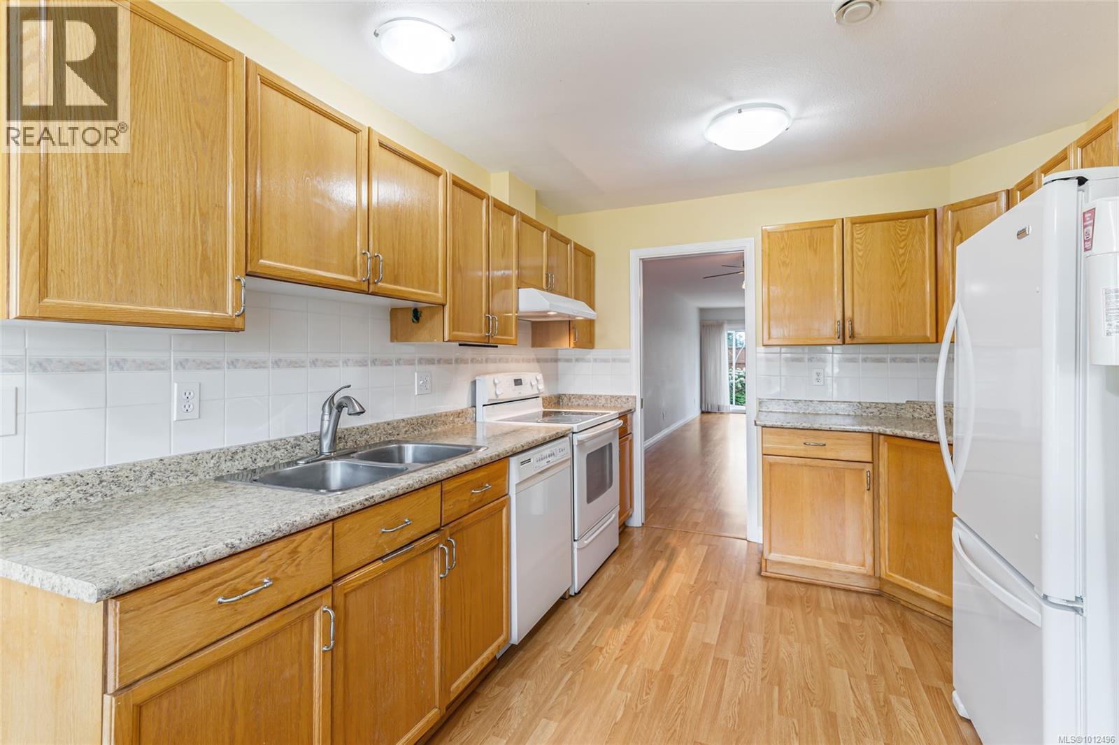 Photo 8 of 103 240 Stanford Ave E, Parksville BC
